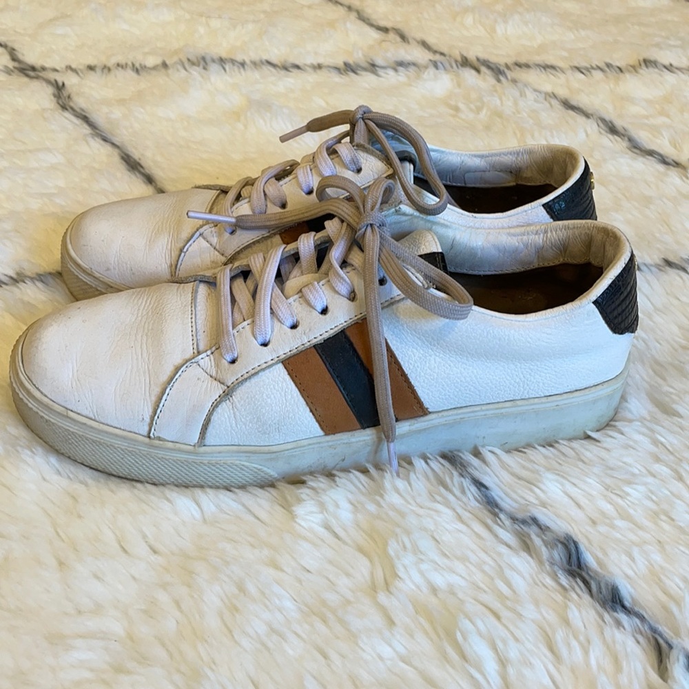 Kaaanas white sneakers size 7